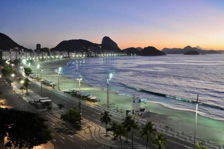 Copacabana, Mirante Do Azul Mar Рио де Жанейро Екстериор снимка